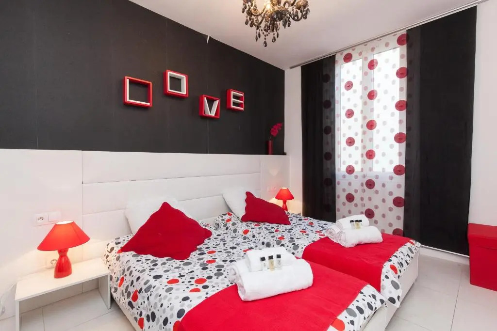 7e Art 2 pièces 3 étoiles calme plein centre Cannes 5mn plages et Palais