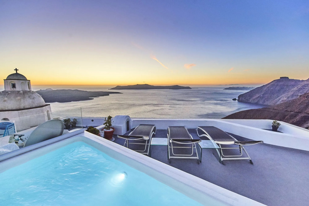 Trieris Villa & Suites