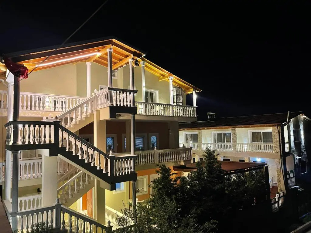 Arial Penthouse Suites