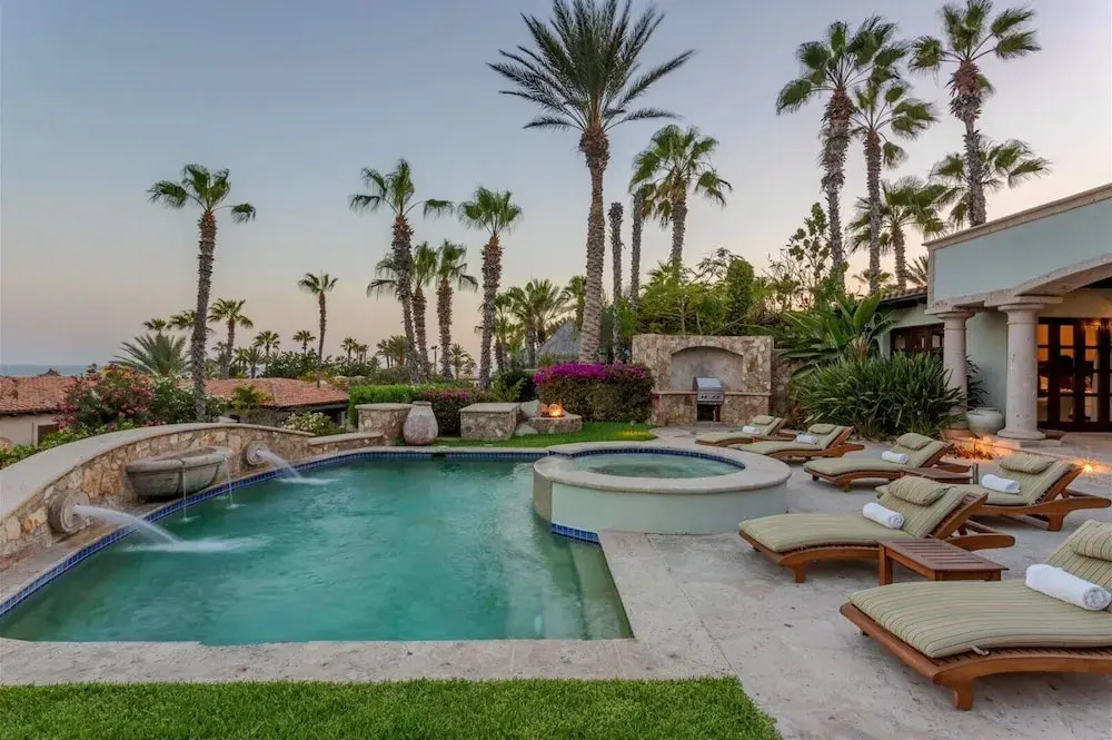 Villa Tranquila: 4 Bedroom Ocean View Villa Perfect for Relaxing at a Discounted Rate!