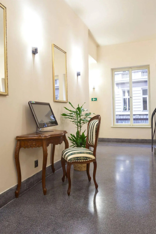 Merchant's Avenue Hotel