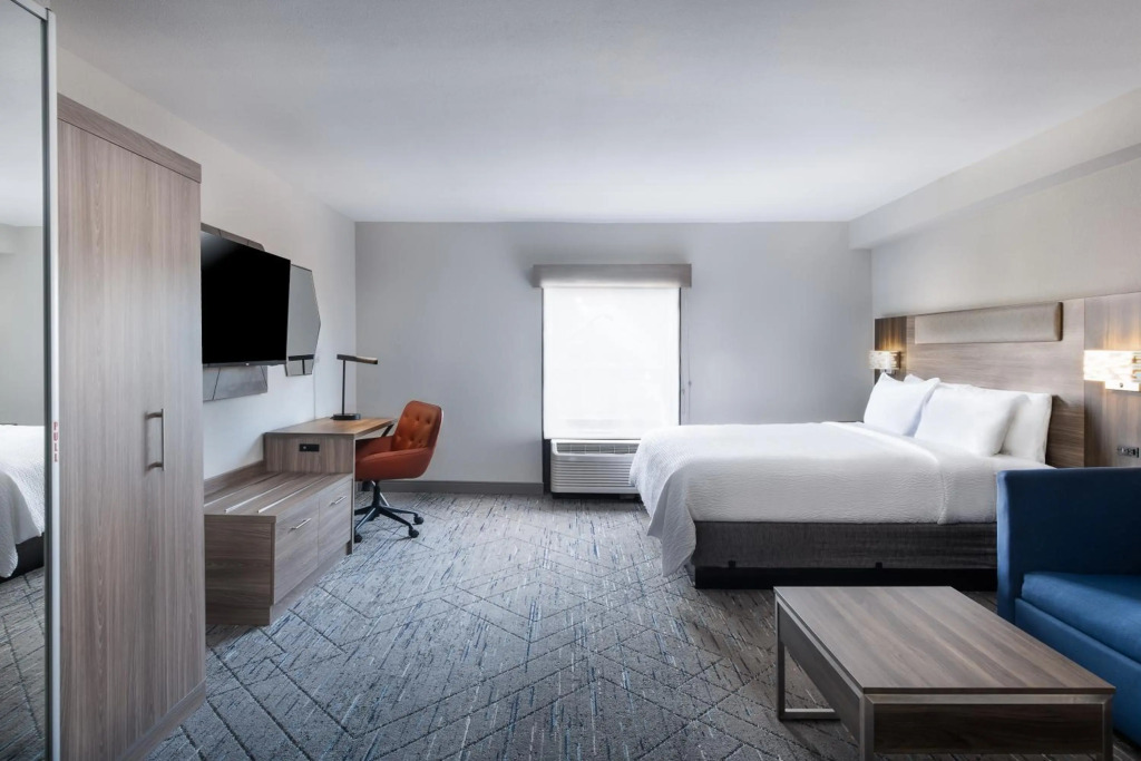 Holiday Inn Express Atlanta West - Theme Park Area by IHG