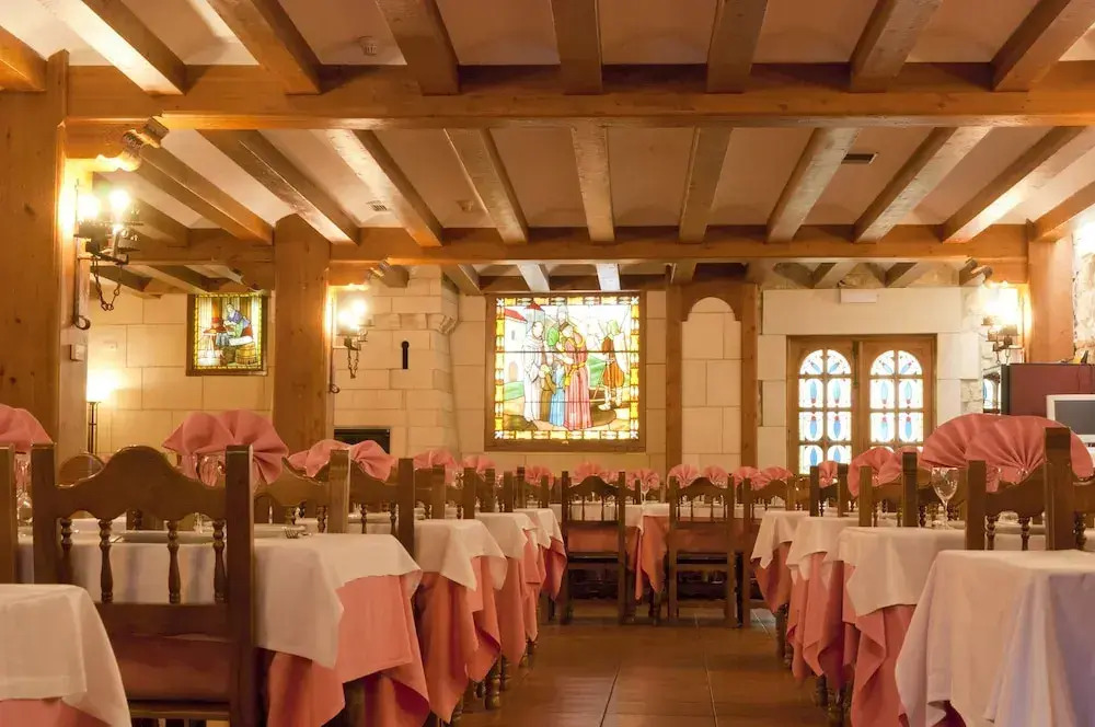 Hostal Santo Domingo de Silos