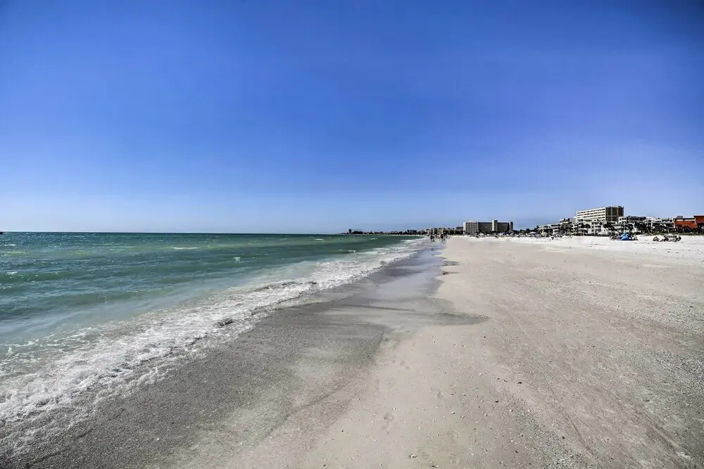 Sunny Siesta Key Condo w/ Beach Access + Pool!