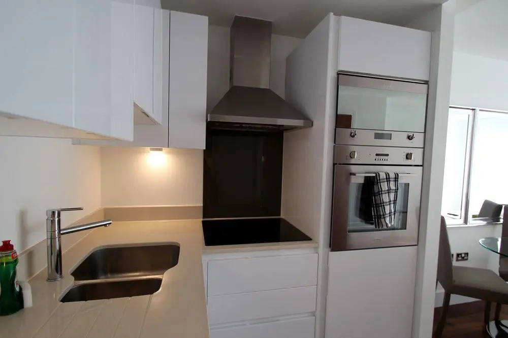Lincoln Plaza One-Bedroom Apartments