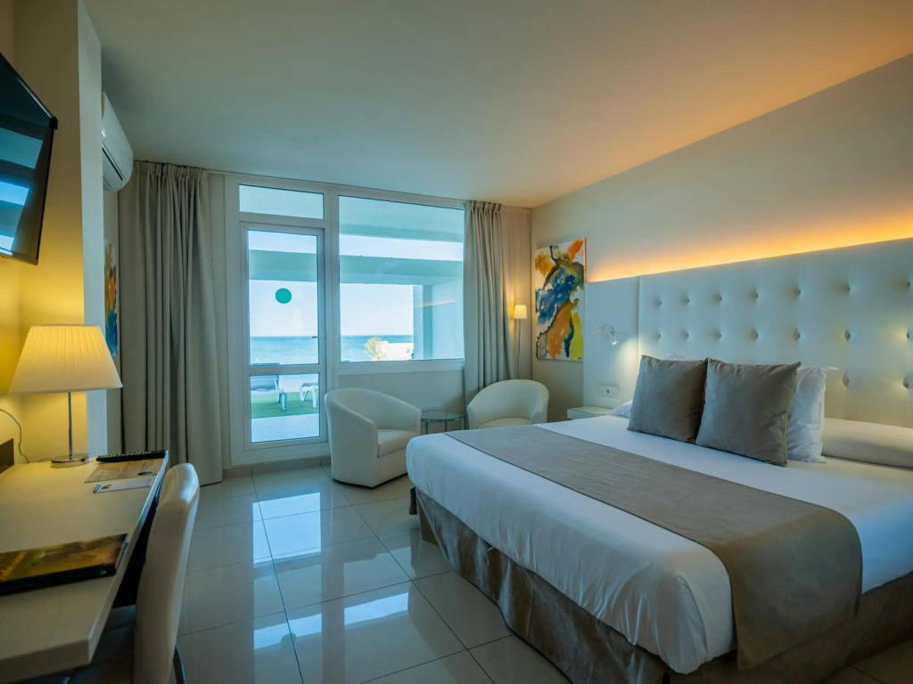 ON Hotels Oceanfront Adults Designed
