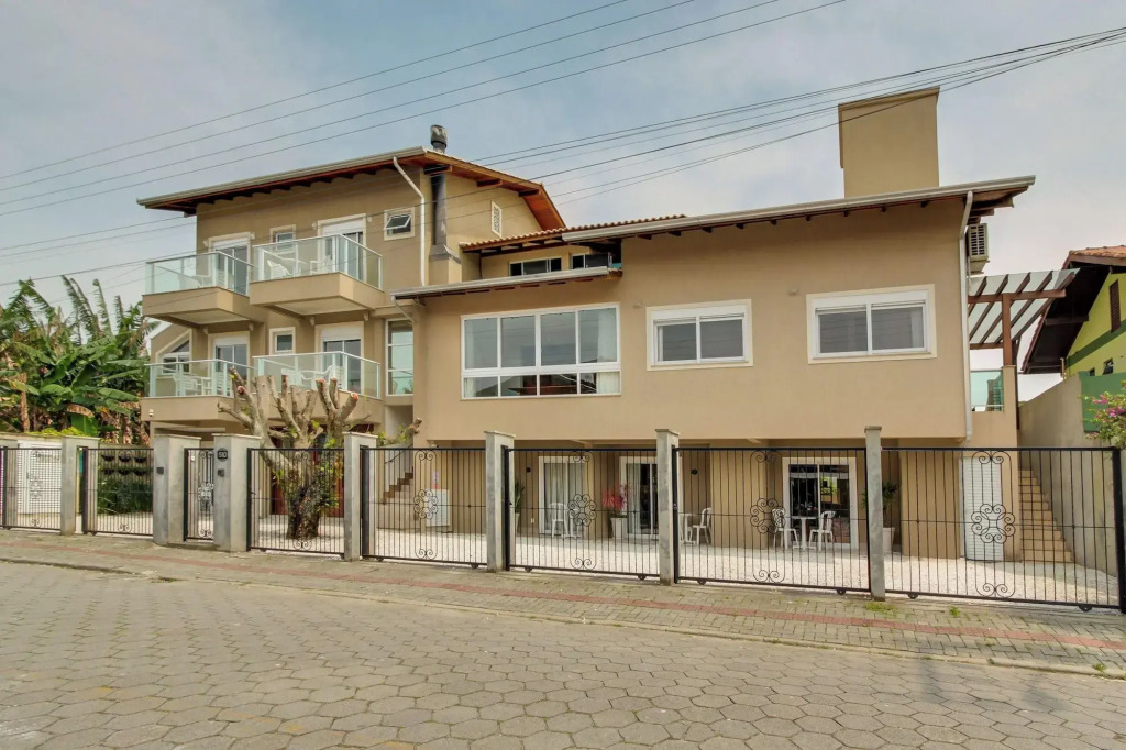 Residencial Casa Flora - Conforto no Coração de Bombinhas