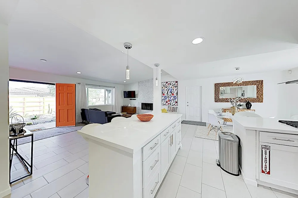 Gated Mountain-view Haven W/ Pool, Hot Tub And Firepit 3 Bedroom Home