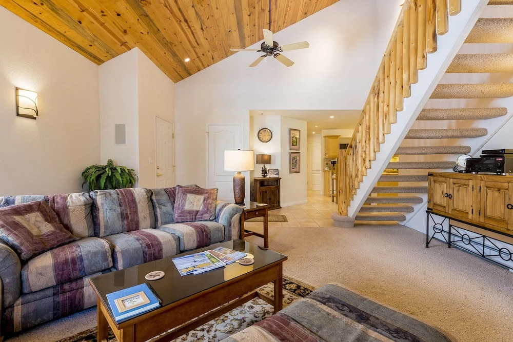 Villas 1450 - 3 Br Condo