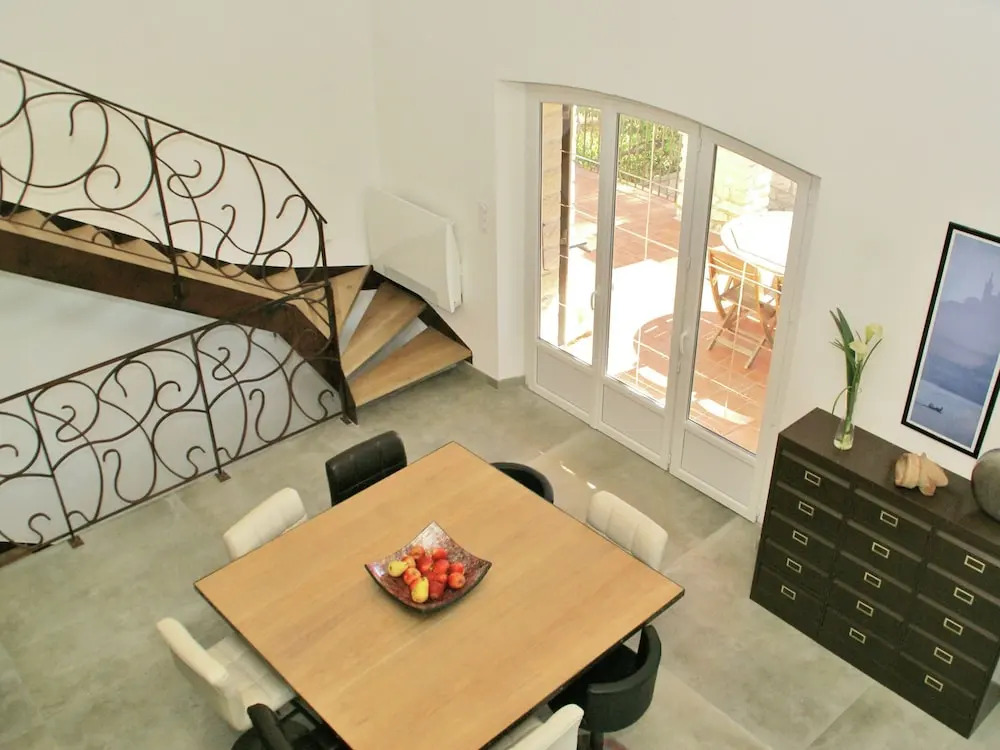 A hidden paradise in the beautiful surroundings of Saint-Remy-de-Provence!