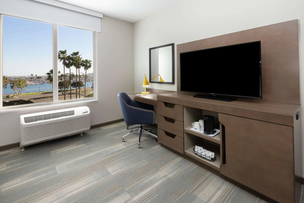 Hampton Inn & Suites San Diego Airport Liberty Station
