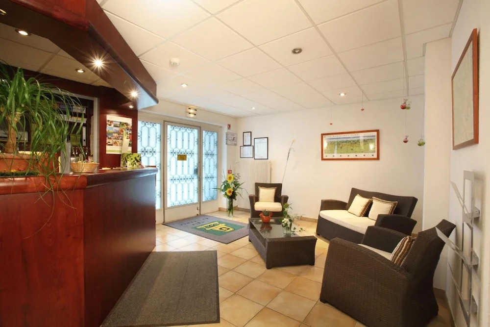 Logis Hôtel & Restaurant Au Lion dOr