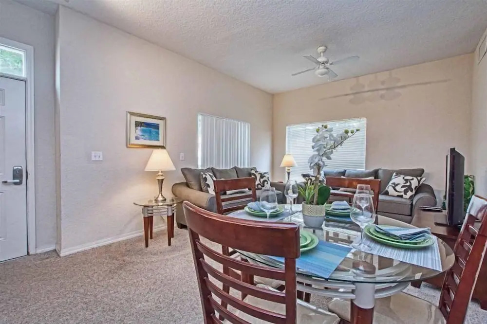 Great location 4Bed 3bth Townhouse with kids themed room