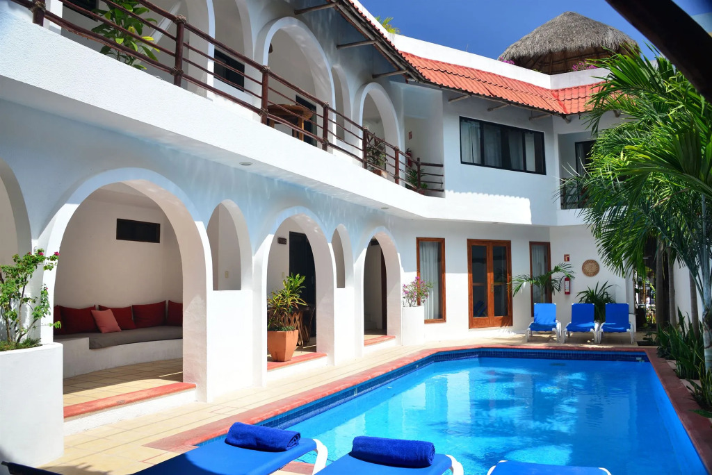 Club Yebo Hotel