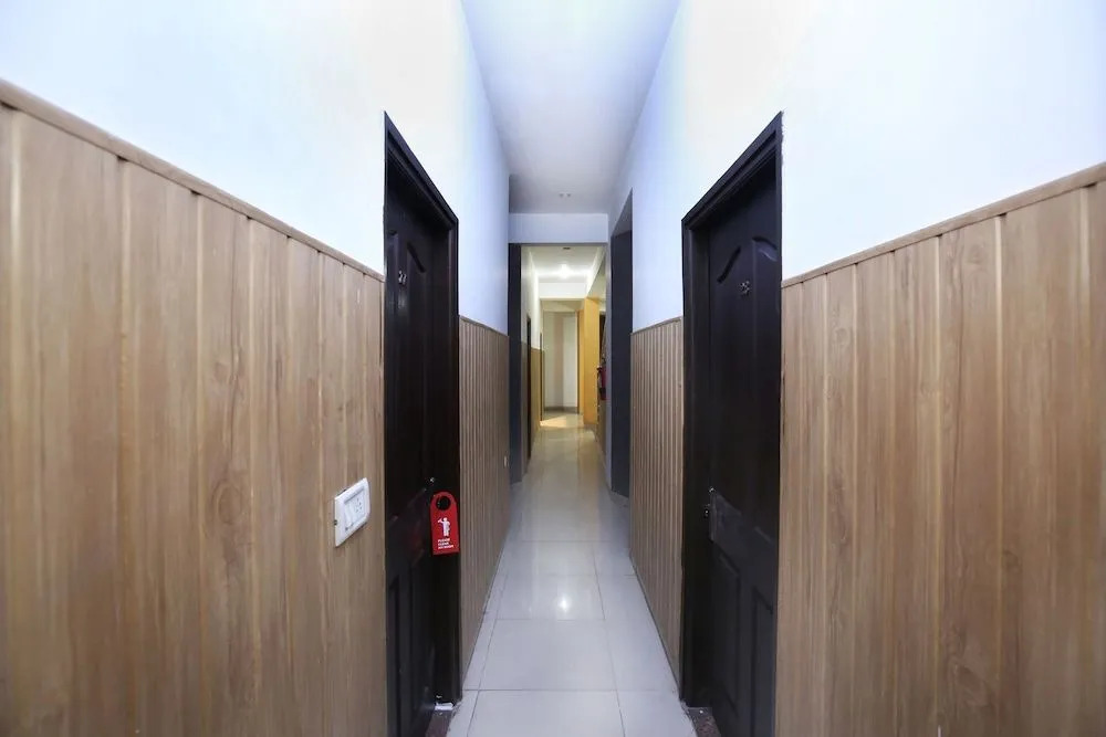 OYO 9631 Hotel Oak