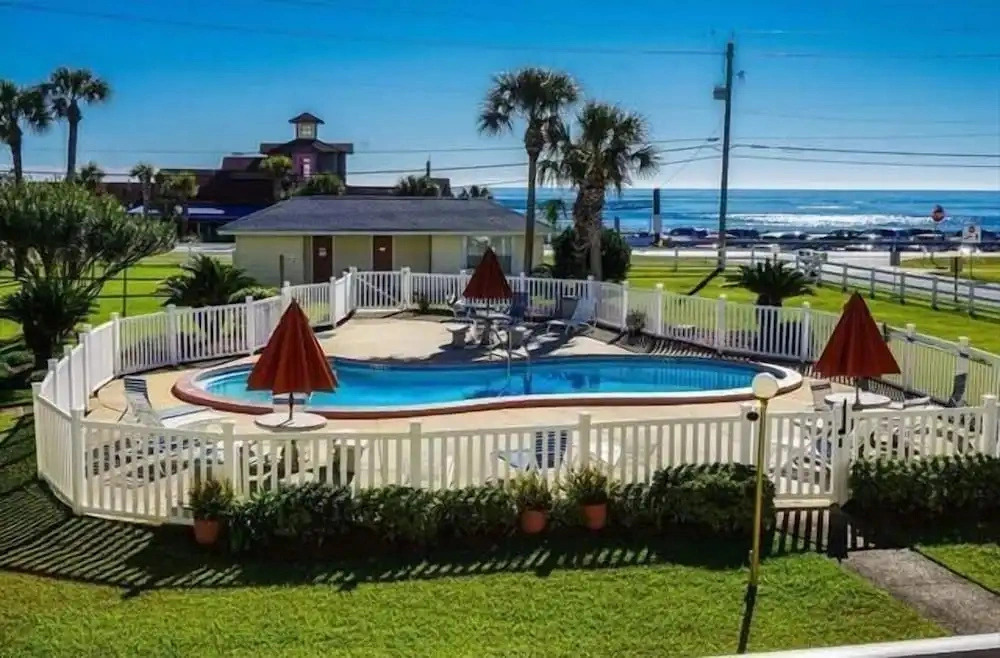 Tradewinds Condominium #25
