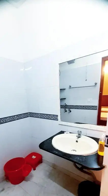 Bhambri House Hotel