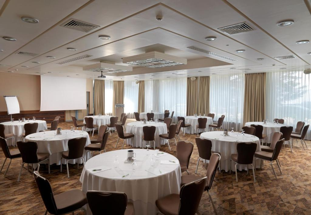 Holiday Inn Athens Attica Av, Airport W. by IHG
