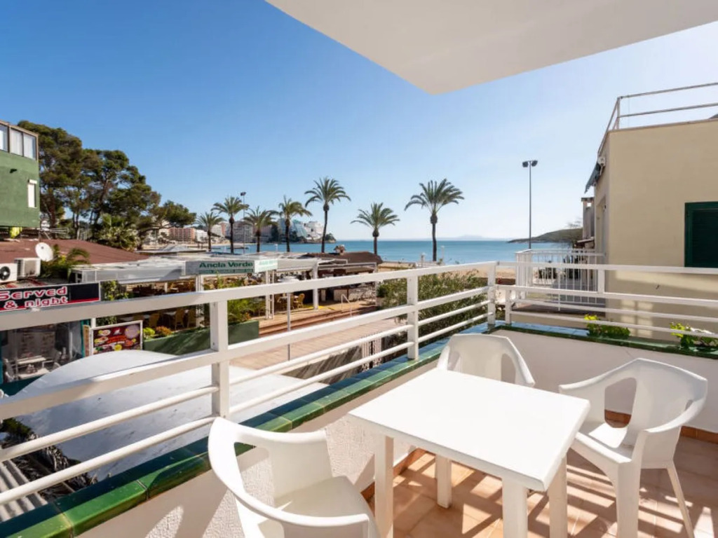Neighbours Beach 15012