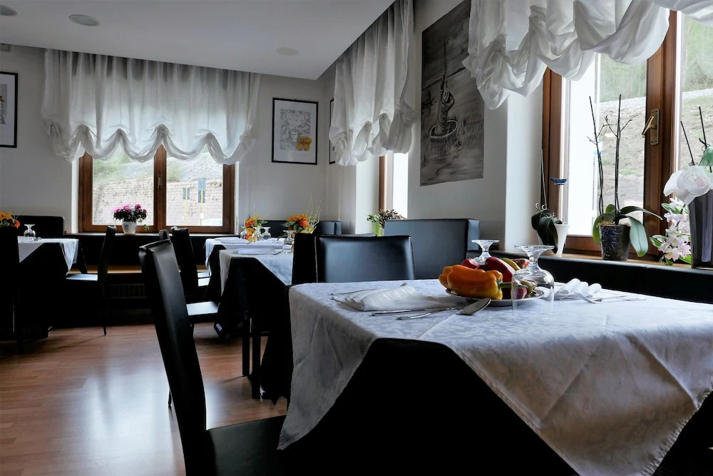 Albergo De March