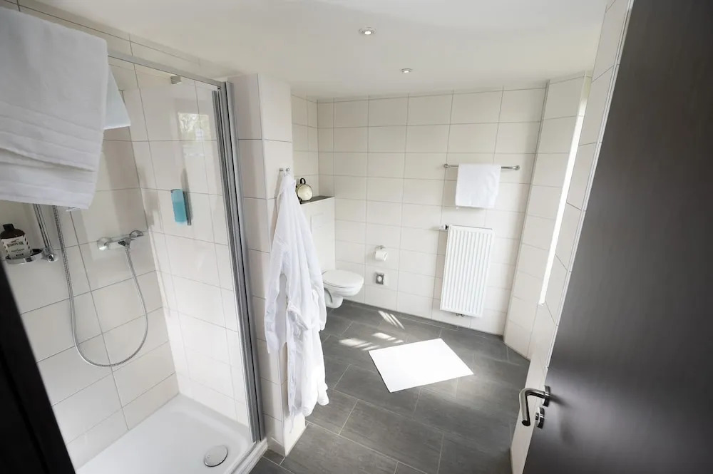 Tiek Apartments