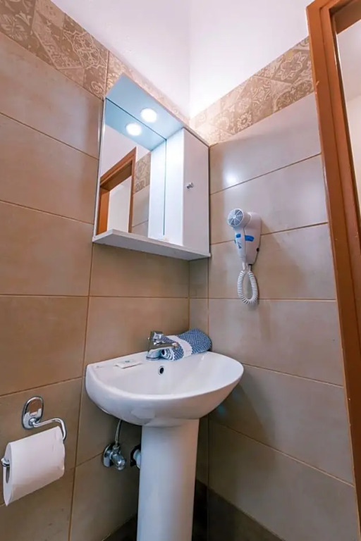 Hotel Cronos
