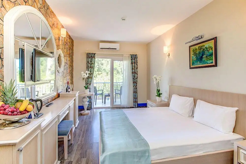 Queen Aphrodite Hotel
