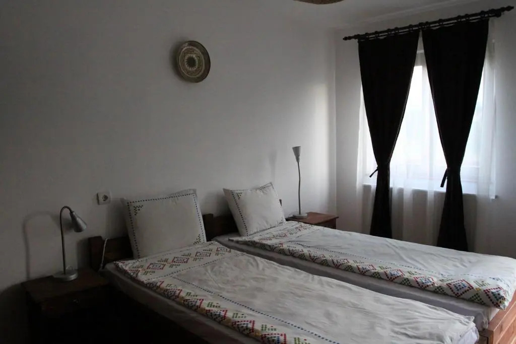 Bran Nori Albi Vila si Cabana