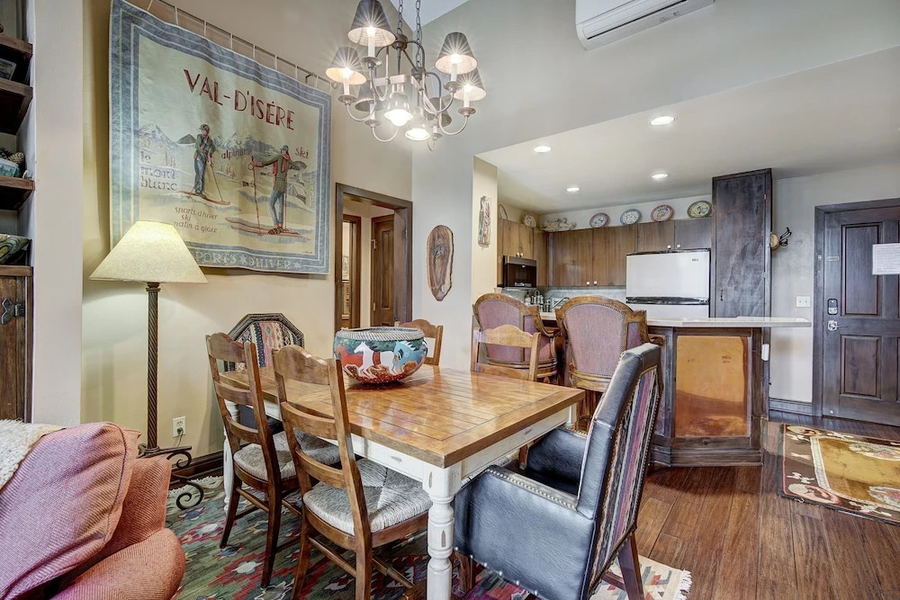 2br Condo In Arrowhead Village - 5 Minute Walk To Chairlift, Mountain Views! 2 Bedroom Condo by RedAwning