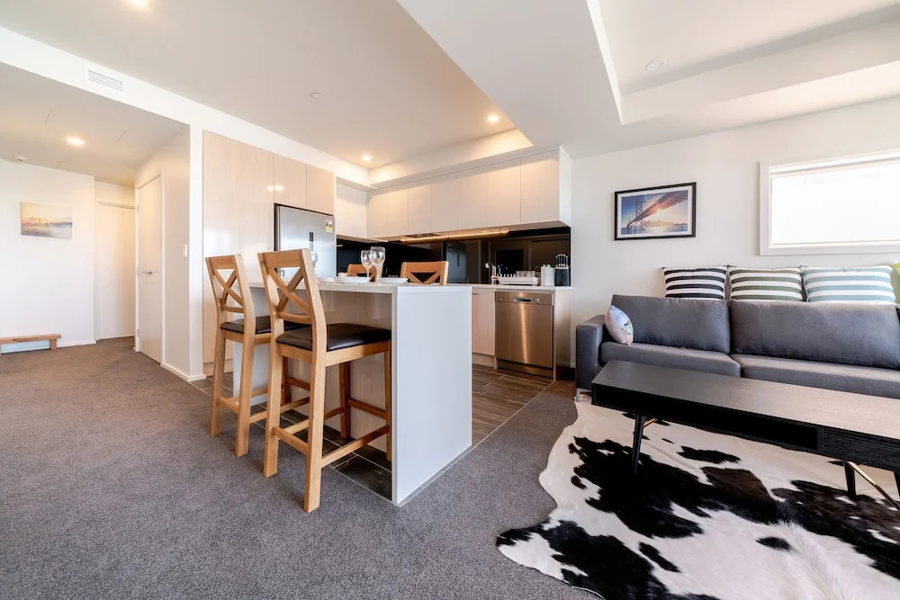 Cbd Brand New Modern Seaview Apt