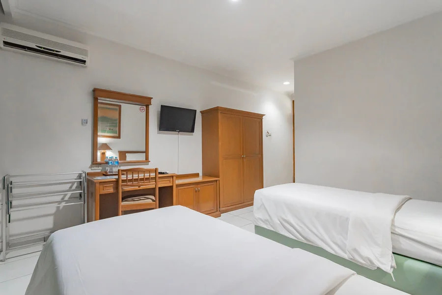 Hotel Yehezkiel Surapati Mitra RedDoorz