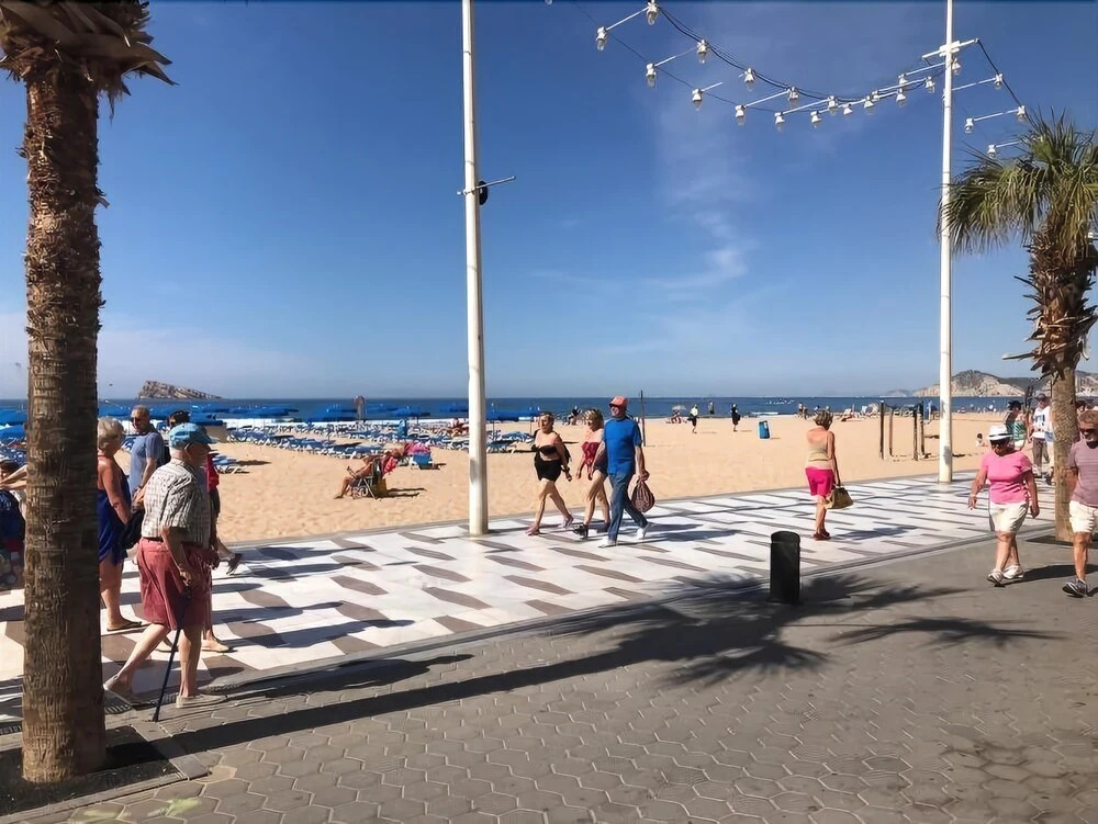 Lovely Levante Seafront Blueline