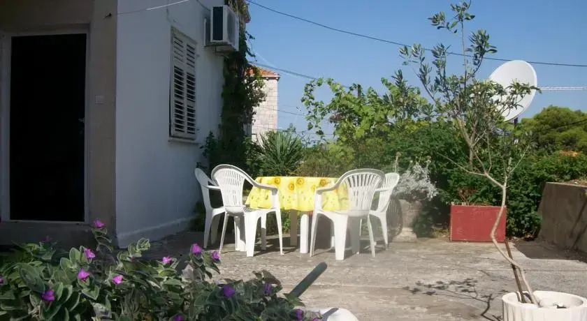 Apartments Dora