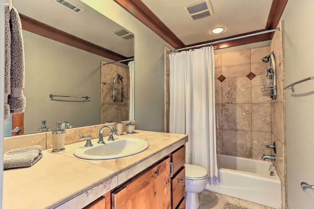 North End Boise Home w/ Courtyard ~ 3 Mi to Dtwn!