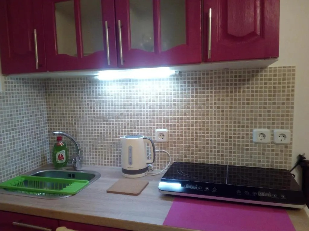New studio next to metro for 2 people