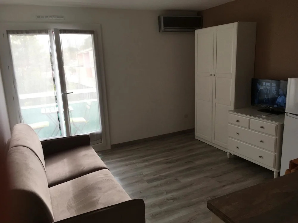 Studio in Bormes-les-mimosas, With Furnished Balcony and Wifi - 2 km F