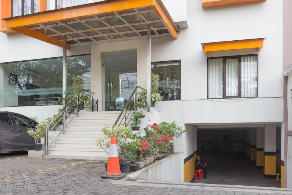 RedDoorz Plus near Trans Studio Mall 4