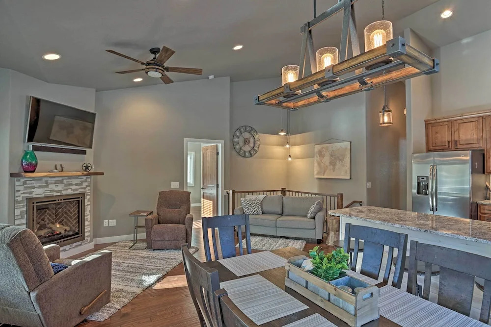 Lead Family Home w/ Hot Tub, 2 Mi to Deer Mountain