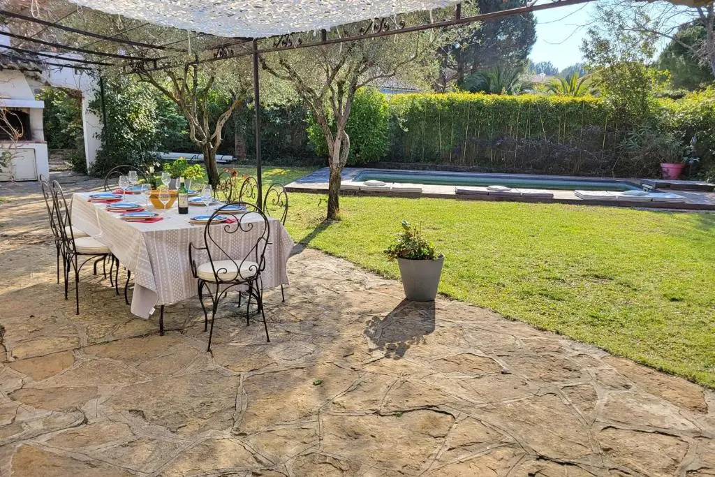 Beautiful House For 8 With Garden And Pool