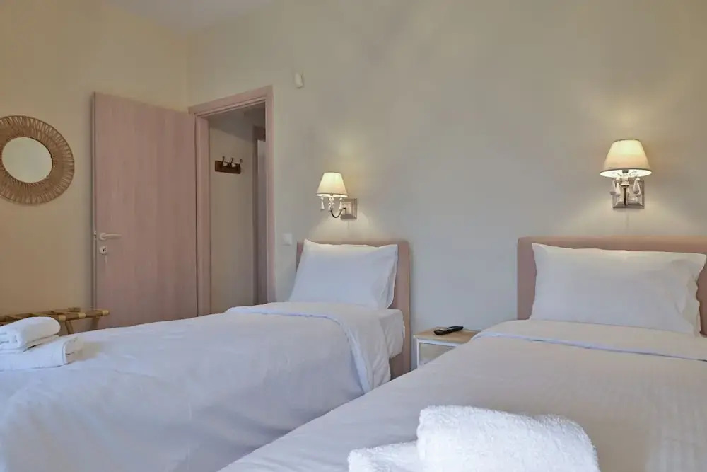 EFMAR EXCLUSIVE RESIDENCES
