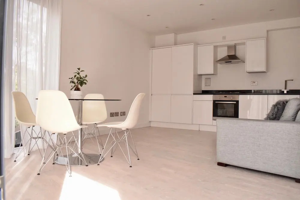 Bright 1 Bedroom Apartment in South London