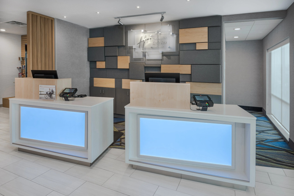 Holiday Inn Express & Suites Bryan - College Station by IHG