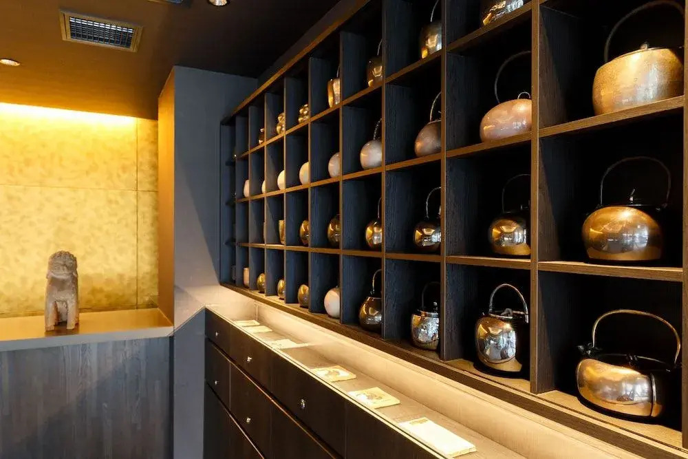 Hotel Ninja Black