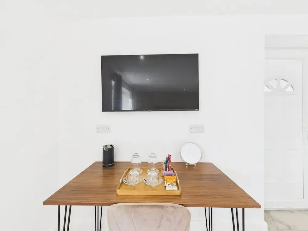 Central Guest Room - En-suite, Parking