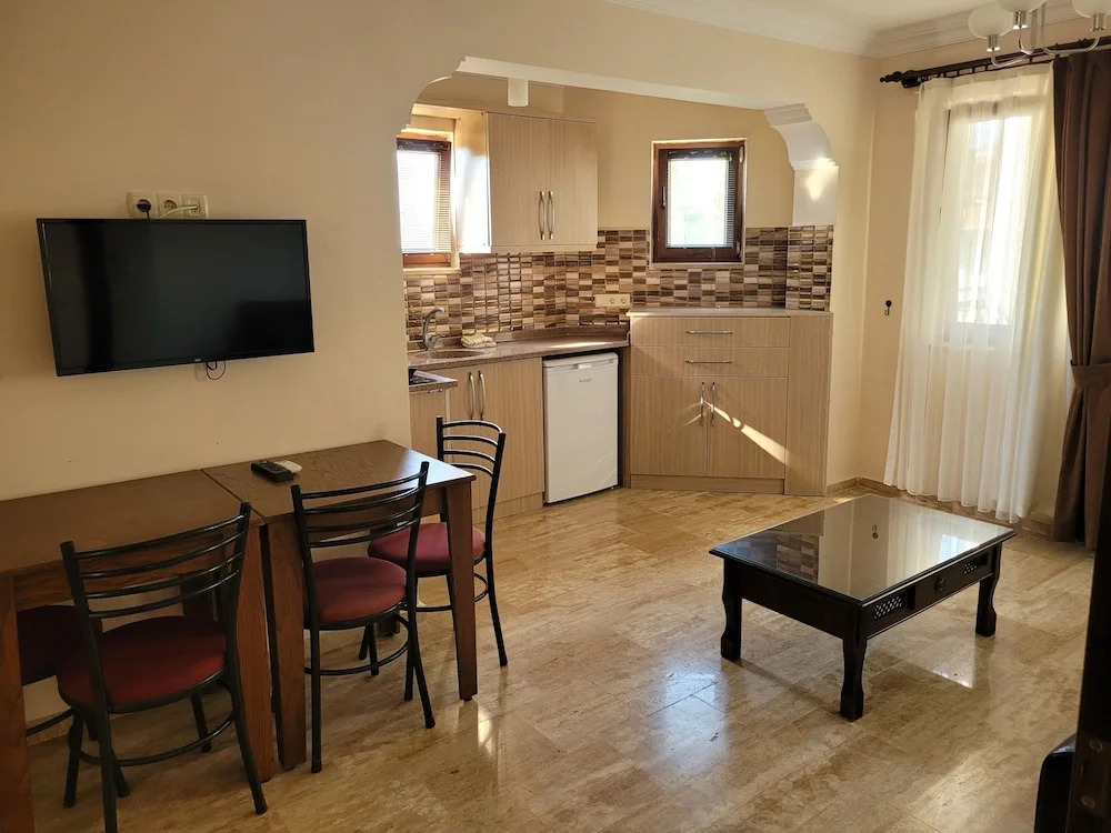 Oasis Apart Hotel
