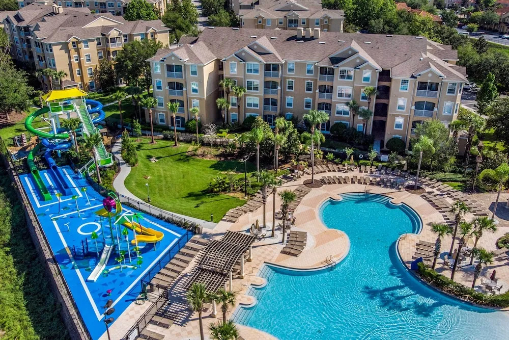 Spacious Kissimmee Villa - 3 Mi to Disney World