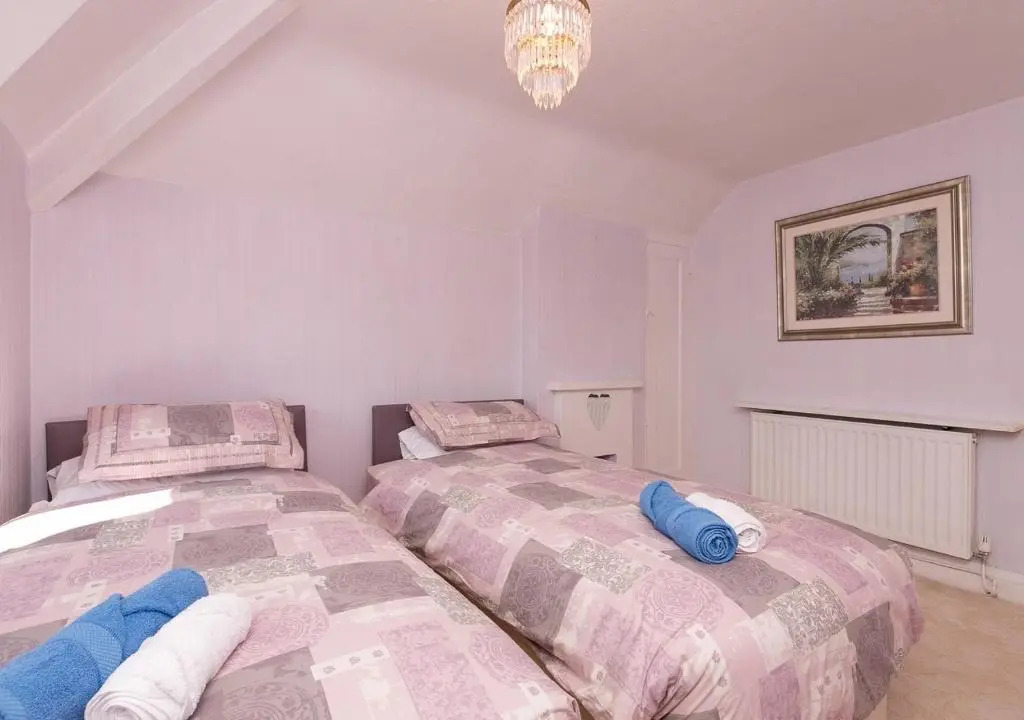 The Cottage on the Beach - Sleeps 7 - Large Garden