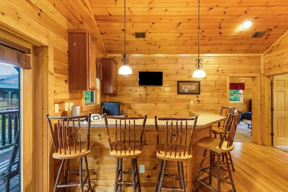 Dogwood Grand Cabin Hot tub and Games