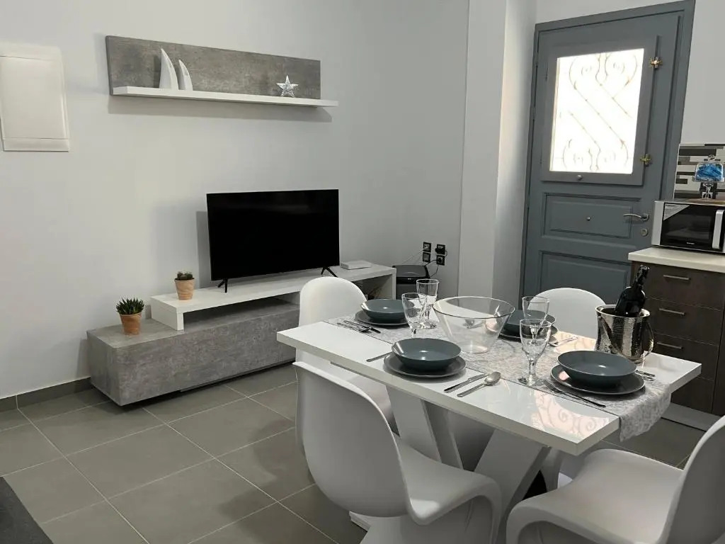 Thania's House ,4 minutes from the center of Hermoulis