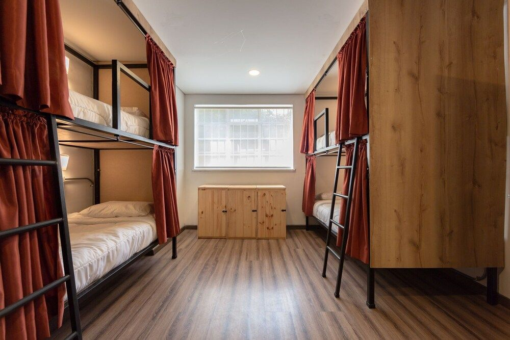 Closer Hostel